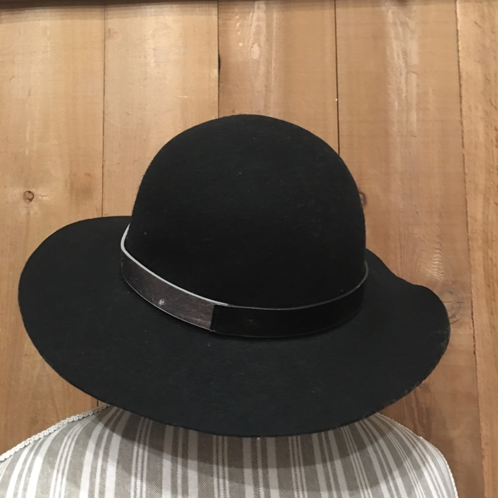 BCBGeneration Black Wool Hat Festival Brunch EUC